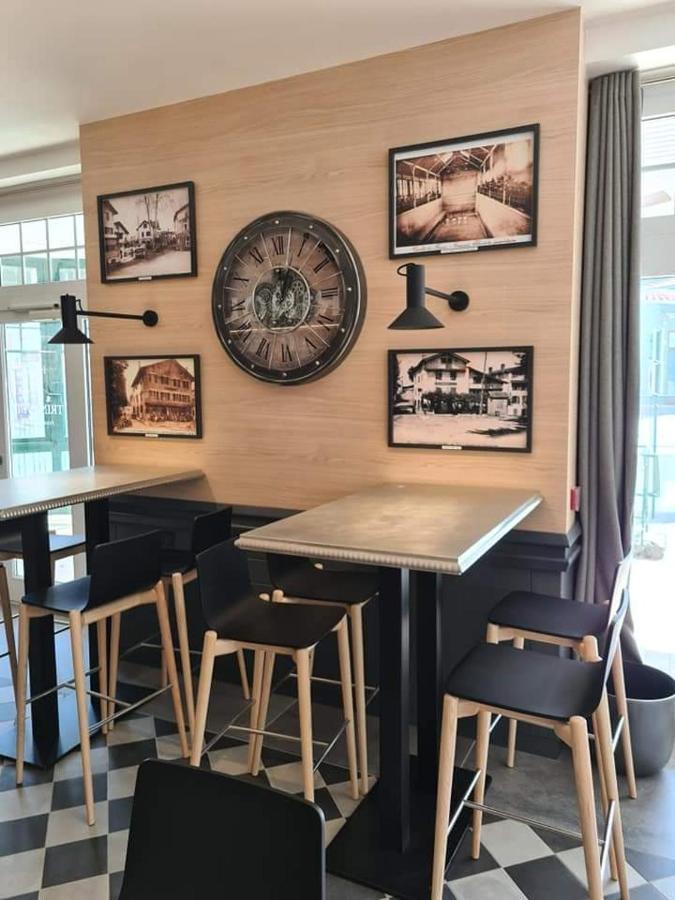 Hotel-Cafe Du Trinquet Камбо-ле-Бен Екстериор снимка